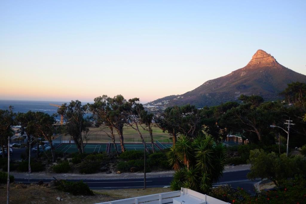 Camps Bay Loft With Stunning Mountain And Ocean Views Apartment Cape Town Ngoại thất bức ảnh