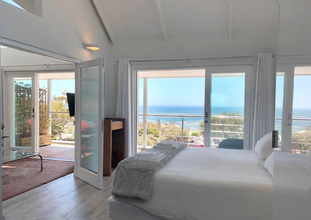Camps Bay Loft With Stunning Mountain And Ocean Views Apartment Cape Town Ngoại thất bức ảnh