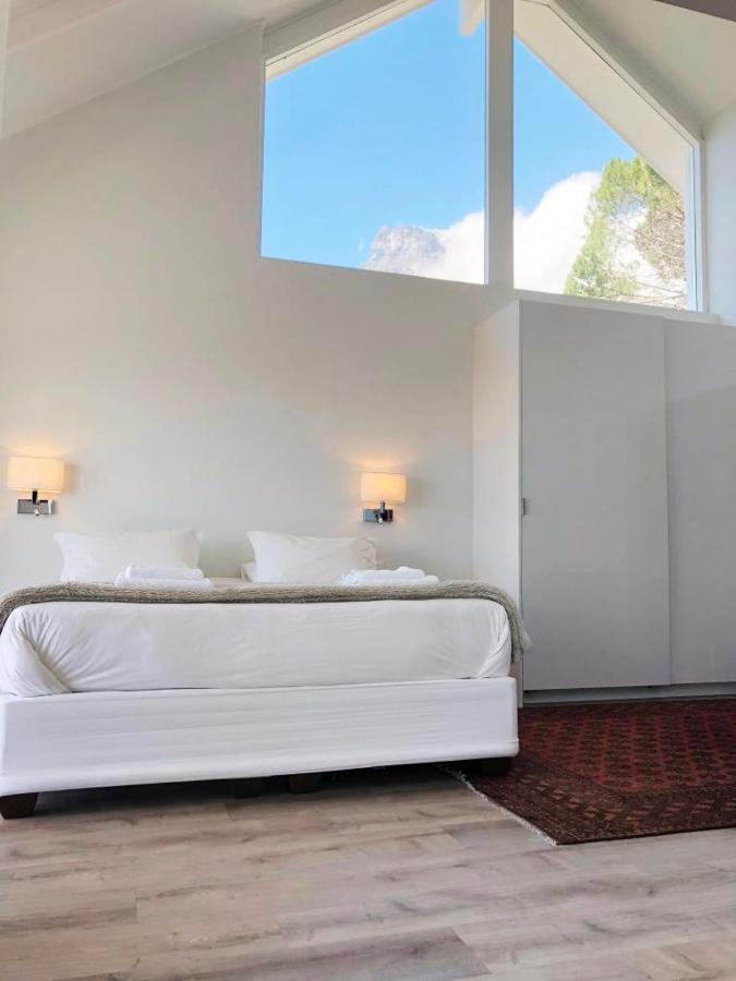 Camps Bay Loft With Stunning Mountain And Ocean Views Apartment Cape Town Ngoại thất bức ảnh